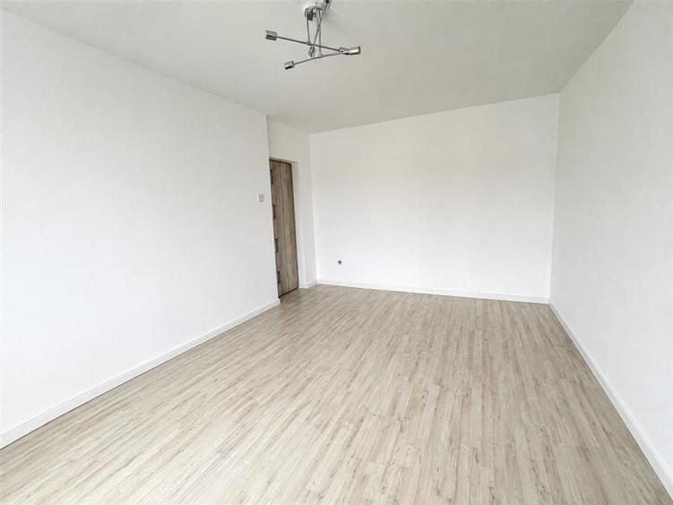 Apartament cu 3 camere decomandat în Mihai Viteazul