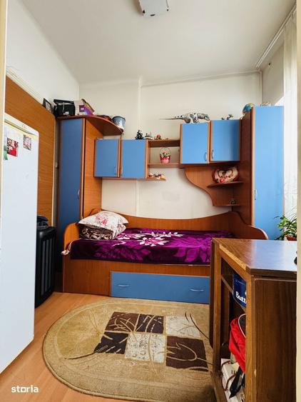 Apartament cu 3 camere în Tineretului