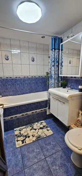 Apartament cu 4 camere decomandat în Titan