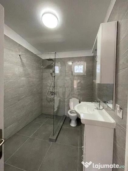 Casă cu 5 camere cu Teren 22 Mp în Central