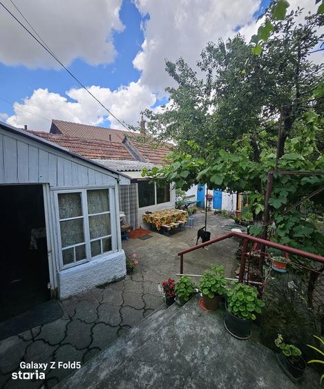 Casă cu 4 camere decomandat cu Teren 500 Mp în Sânmartin