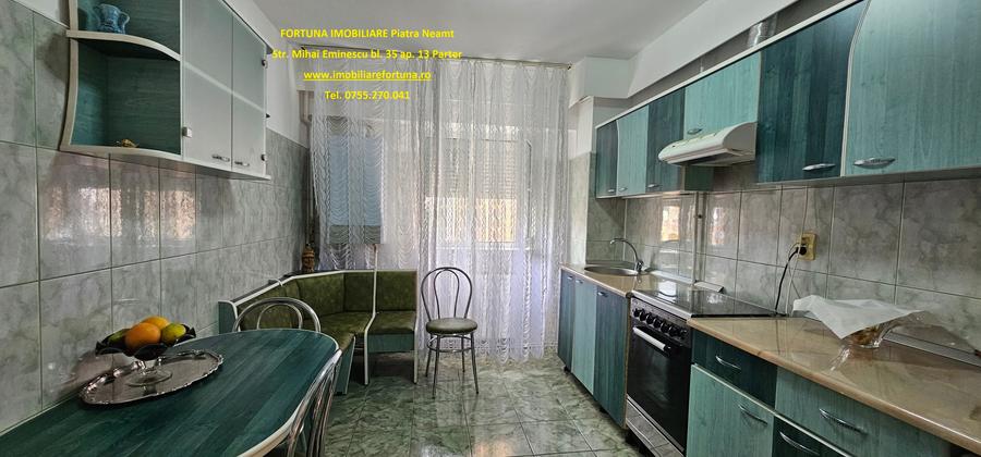 Apartament cu 3 camere decomandat în Calea Romanului