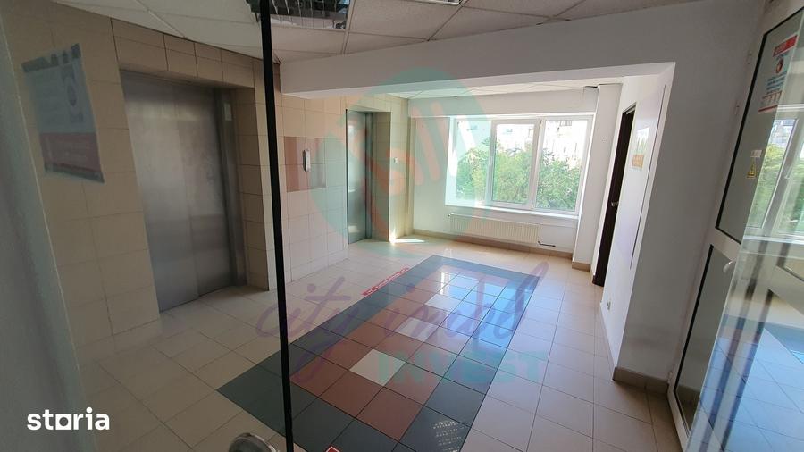 Spațiu comercial, de 525 mp, în Centrul Civic