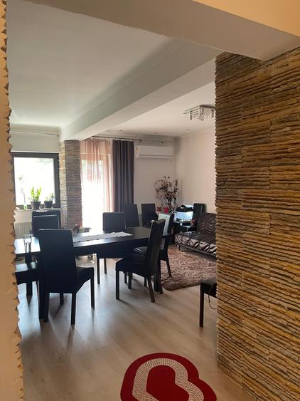 Casă individuală cu 4 camere cu Canalizare în Central