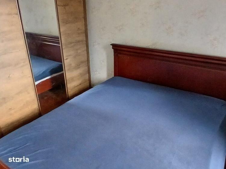 Apartament cu 3 camere semidecomandat în Victoriei