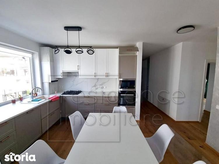 Apartament cu 4 camere semidecomandat, mobilat în Europa