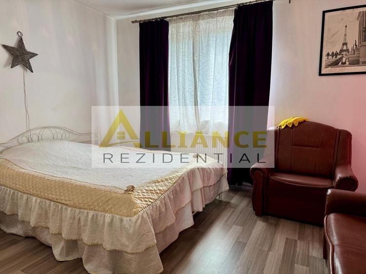 Casă individuală cu 3 camere decomandat cu Canalizare în Sud