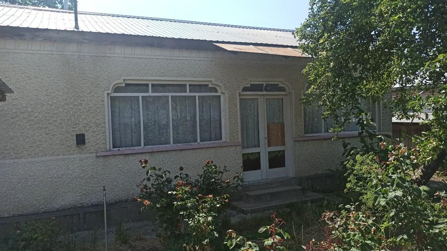Casă individuală cu 3 camere cu Teren 2512 Mp în Traian (Zănești)