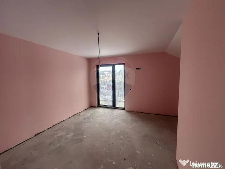 Casă cu 5 camere cu Teren 1300 Mp în Satulung