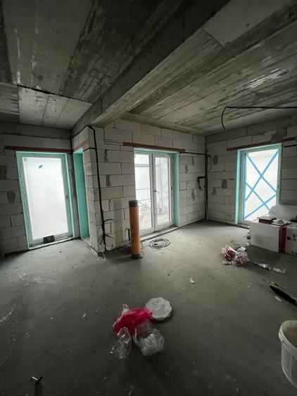 Casă individuală cu 4 camere cu Canalizare în Primo
