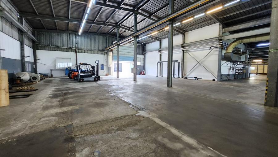 Spațiu industrial, de 5,926 mp, în Tomnatic