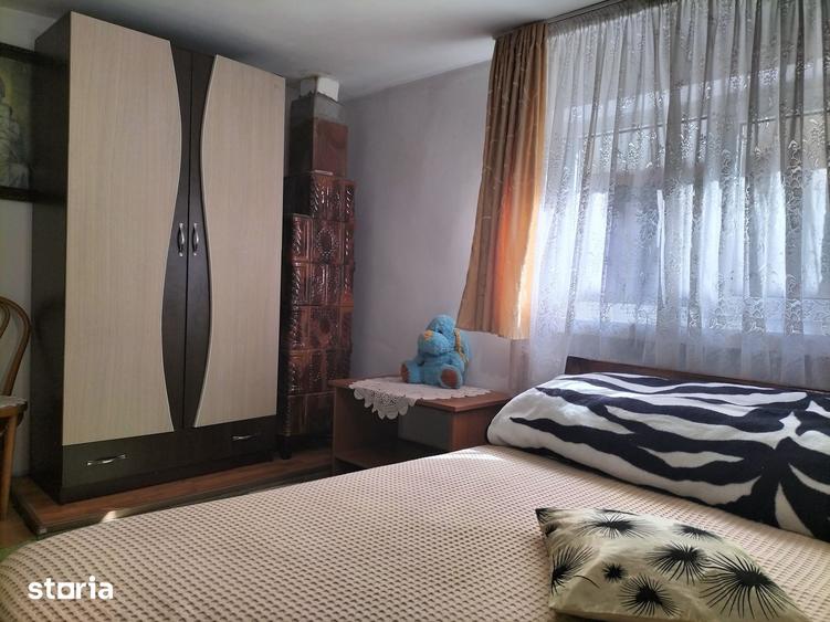 Casă cu 6 camere cu Canalizare în Vulturești
