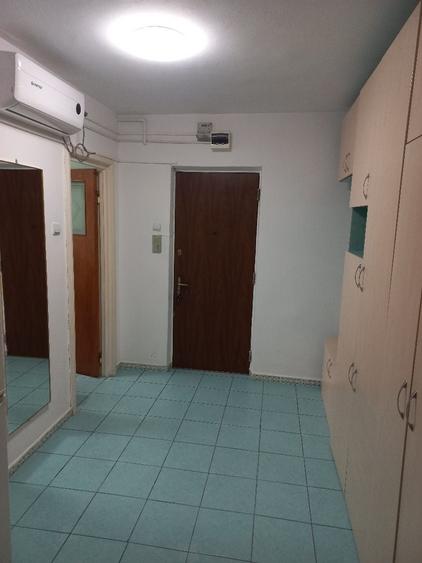 Garsonieră decomandată în Drumul Taberei
