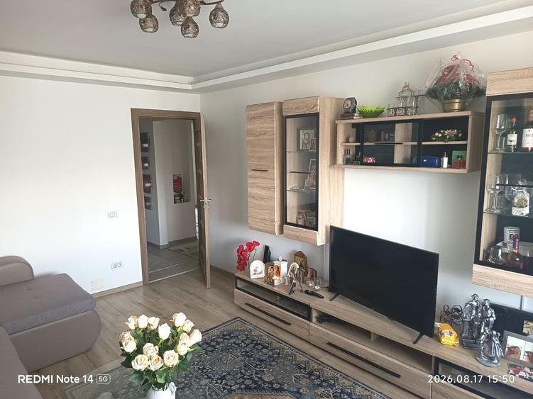 Apartament cu 2 camere decomandat în Triaj