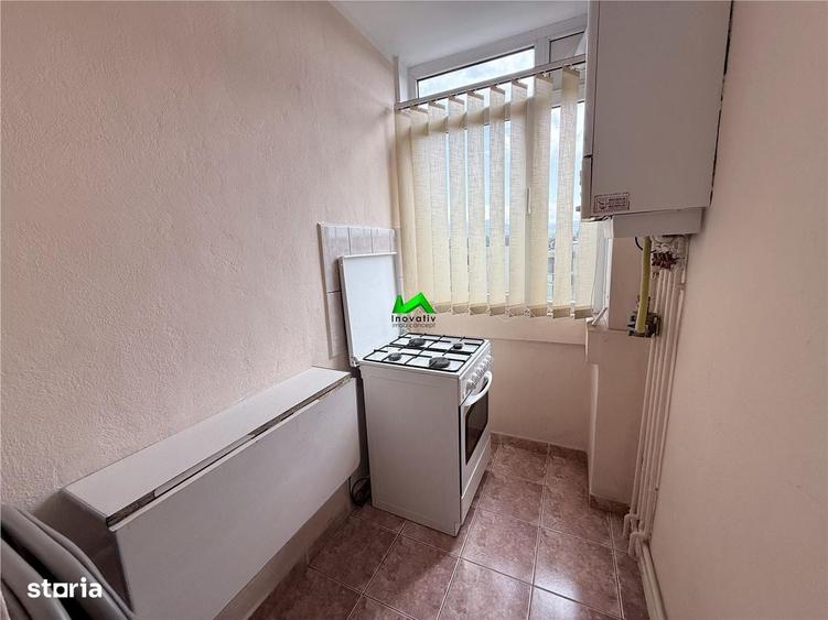 Garsonieră decomandată în Central