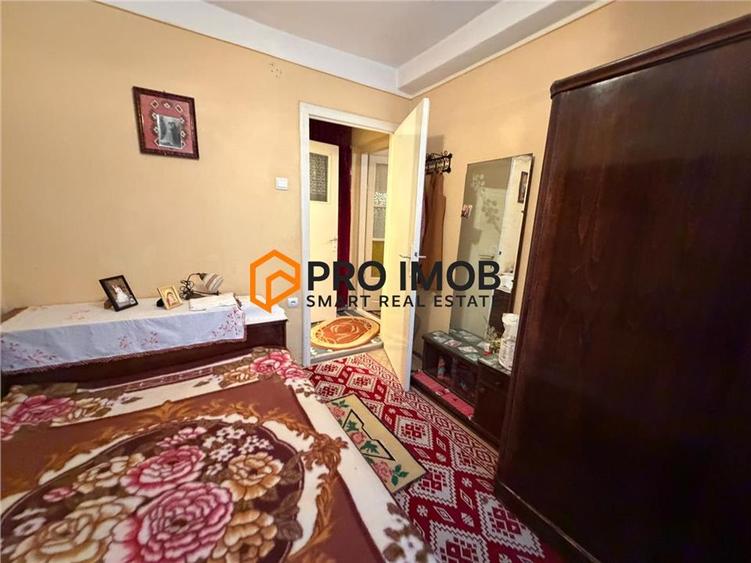 Apartament cu 3 camere decomandat în 1 Decembrie