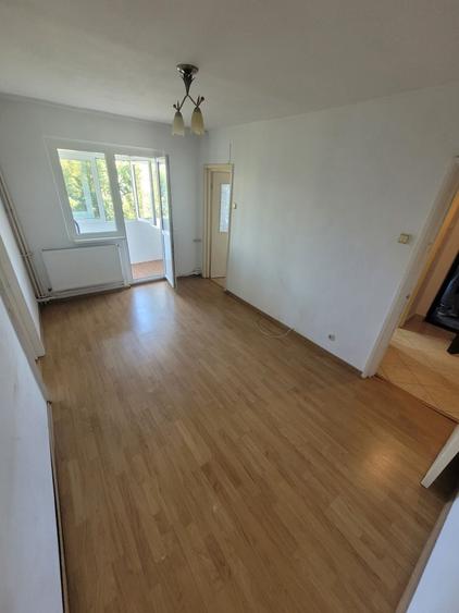 Apartament cu 2 camere nedecomandat în Alecu Russo