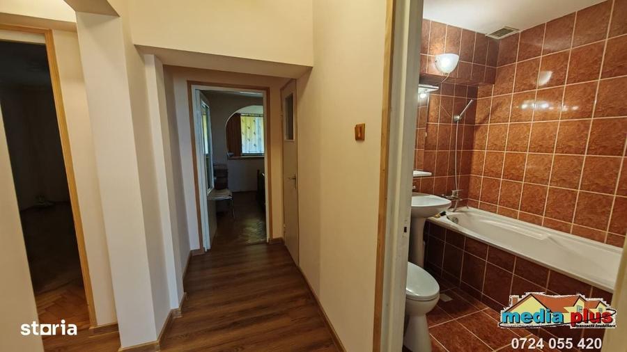 Apartament cu 3 camere decomandat, Tiglina II - 11