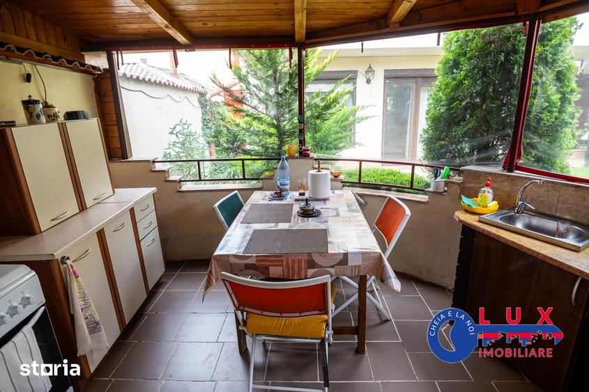 Casă cu 7 camere cu Teren 275 Mp în Central