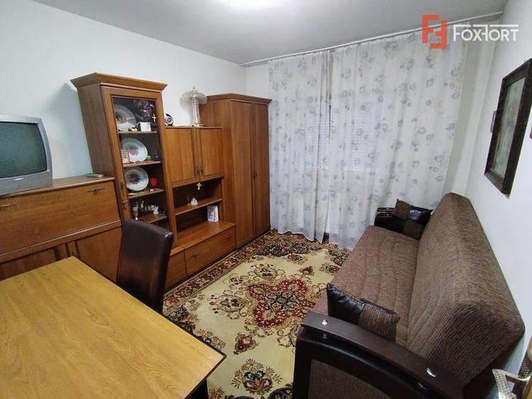 Apartament cu 3 camere decomandat, mobilat în Soarelui