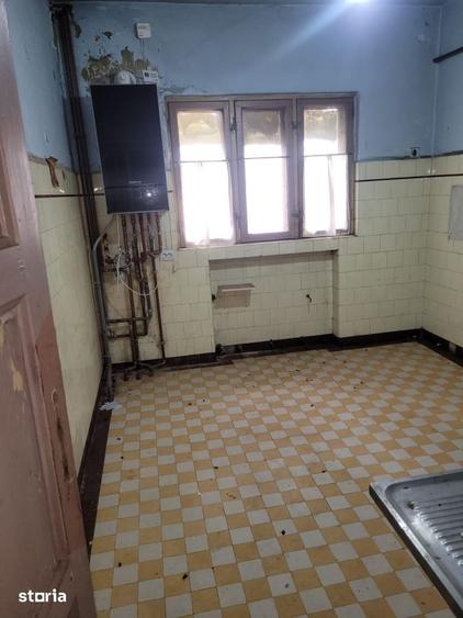 Casă cu 5 camere cu Teren 468 Mp în Coșbuc