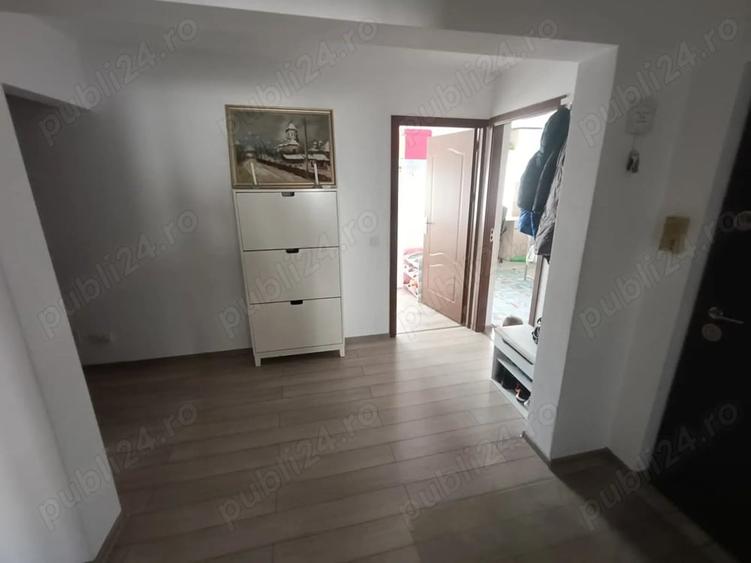 Apartament cu 4 camere decomandat în Central