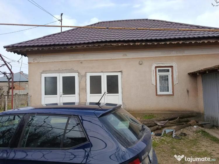 Casă cu 5 camere cu Teren 8481 Mp în Soreni