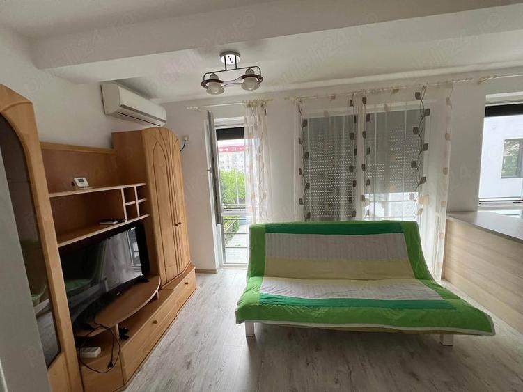 Garsonieră decomandată în Central
