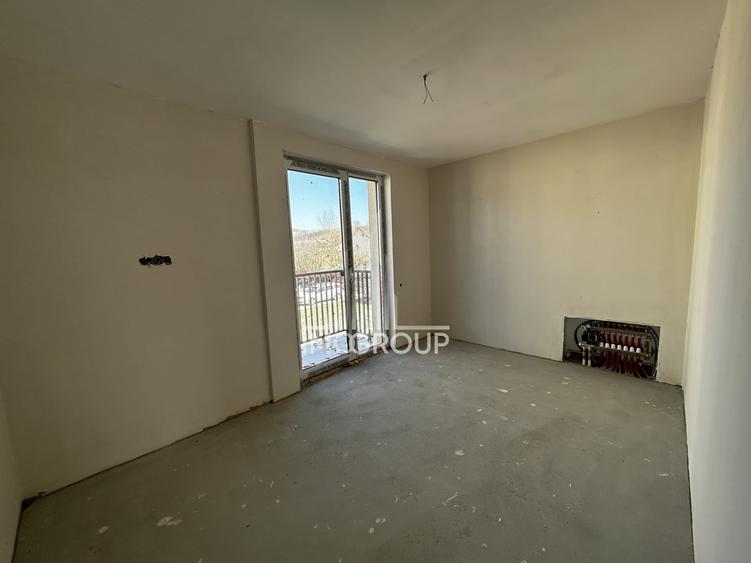 Duplex cu 5 camere cu Canalizare în Chinteni