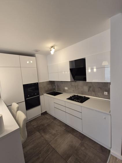 Apartament cu 2 camere decomandat în Lacul Morii