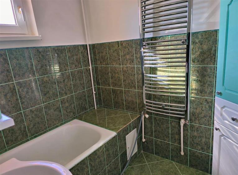 Apartament cu 3 camere decomandat în Ultracentral