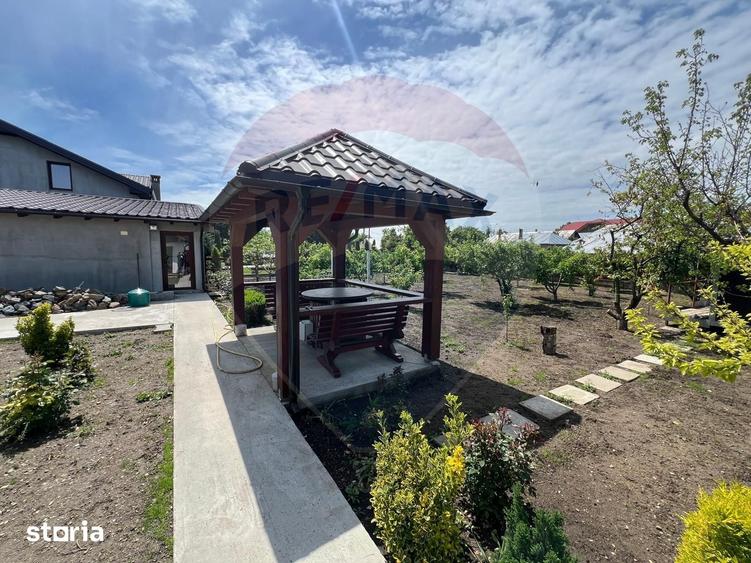 Casă cu 6 camere cu Teren 1615 Mp în Central