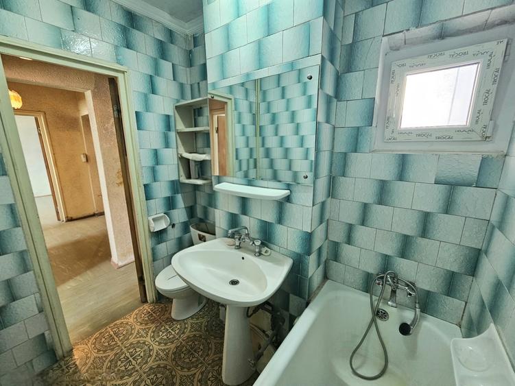 Apartament cu 3 camere în Drumul Taberei
