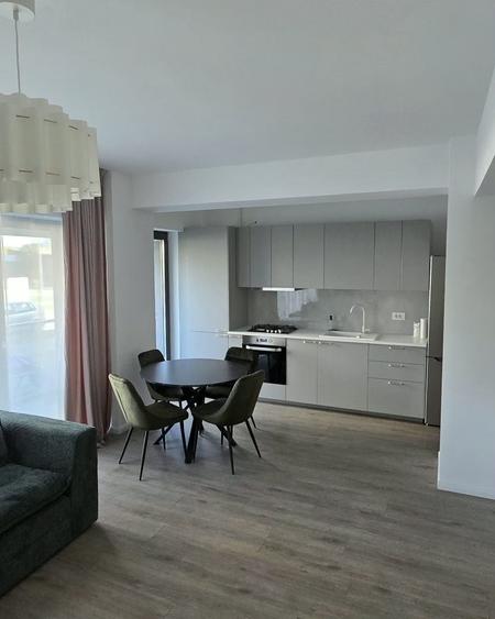 Apartament cu 2 camere semidecomandat în Lipovei
