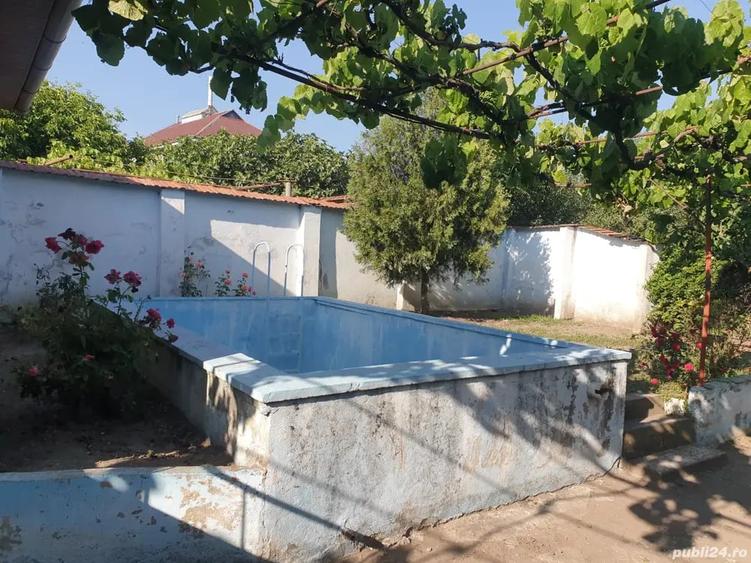 Casă cu 5 camere în Central