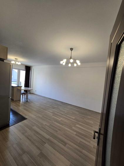 Apartament cu 3 camere decomandat în Baciu