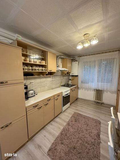 Apartament cu 3 camere în Decebal