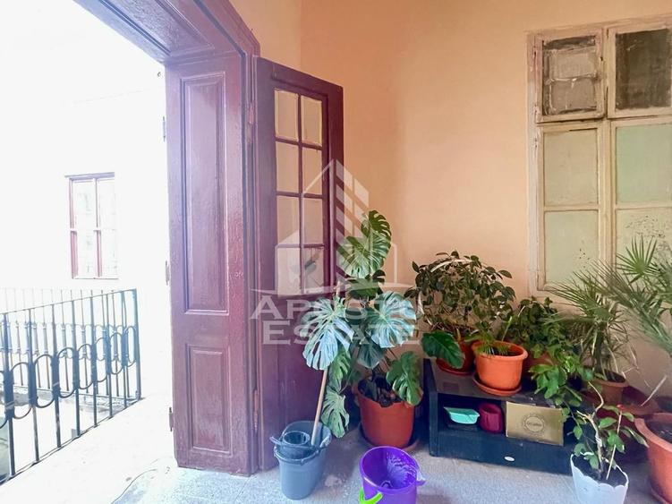 Apartament cu 3 camere semidecomandat în Ultracentral