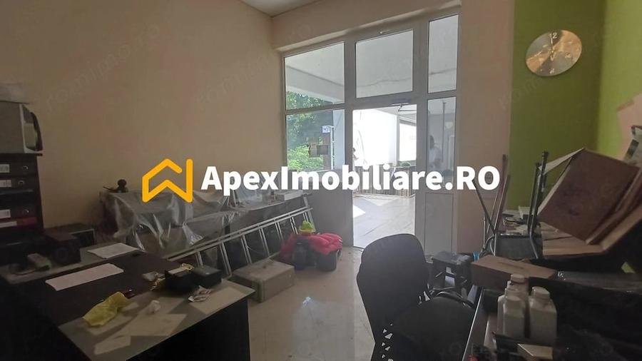 Spațiu comercial, de 30 mp, în Titan