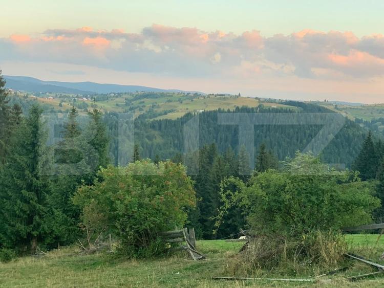 Teren intravilan, front la strada, 3321mp, utilitati, Marisel - 3