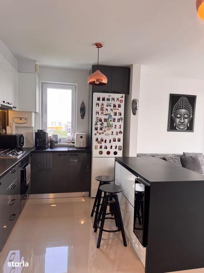 Apartament cu 2 camere, mobilat în Est