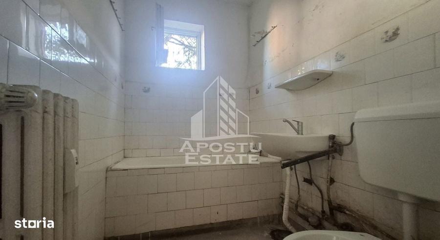 Apartament cu 2 camere decomandat în Polivalentă