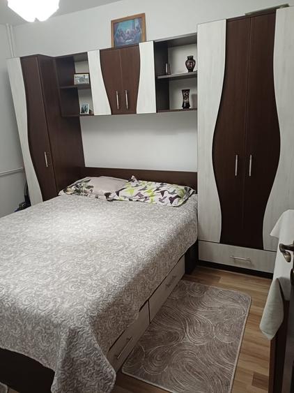 Apartament cu 3 camere semidecomandat în Sălaj