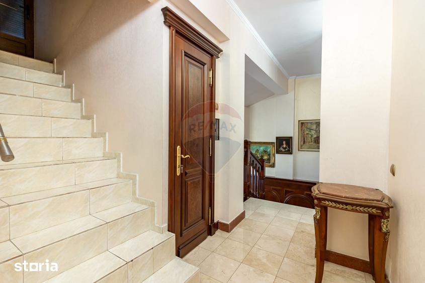 Casă cu 6 camere cu Teren 1255 Mp în Snagov
