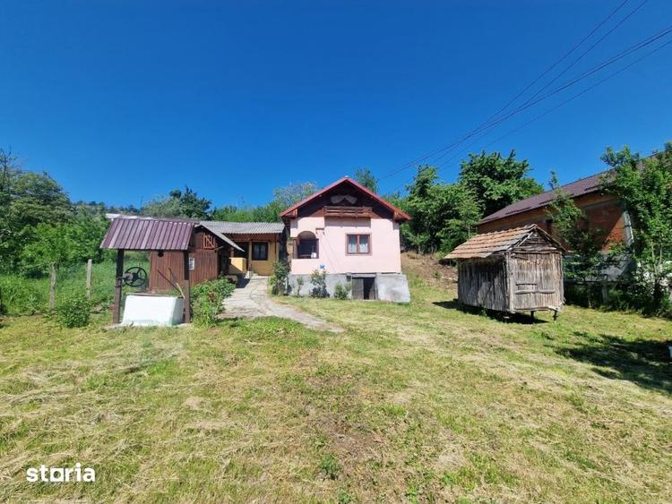 Casă cu 2 camere cu Teren 1150 Mp în Boțești