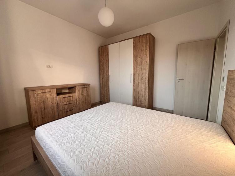Apartament cu 3 camere decomandat, mobilat în Dumbrăvița