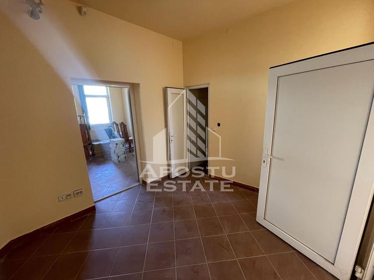 Spațiu comercial, de 100 mp, în Elisabetin