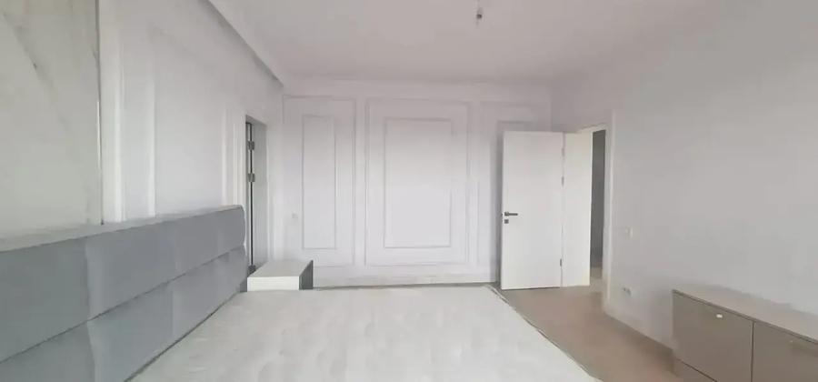 Penthouse cu 4 camere decomandat, mobilat în Timpuri Noi