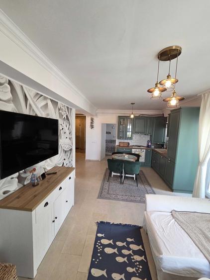 Apartament cu 3 camere semidecomandat în Nord