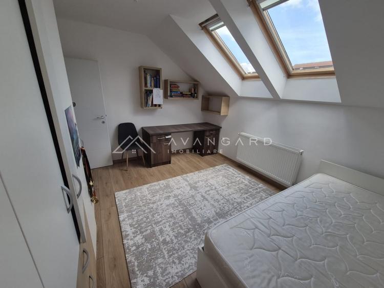 Apartament cu 4 camere semidecomandat, mobilat în Bună Ziua